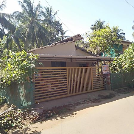 ホテル Shree Samarth Savali Diveāgar エクステリア 写真