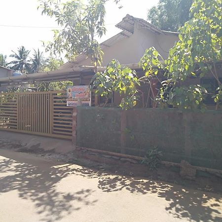ホテル Shree Samarth Savali Diveāgar エクステリア 写真